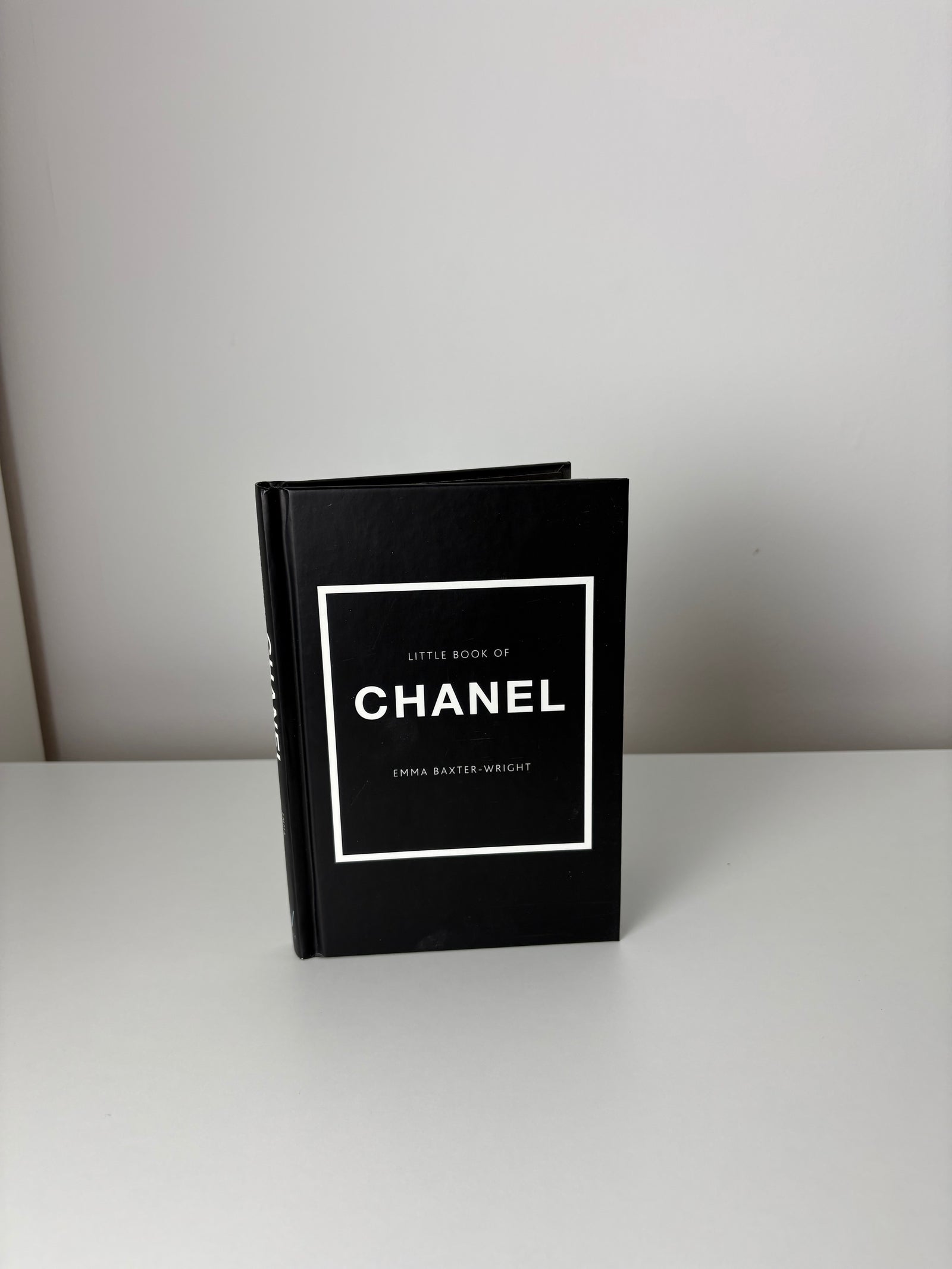 MeeChanel - zwart - boek